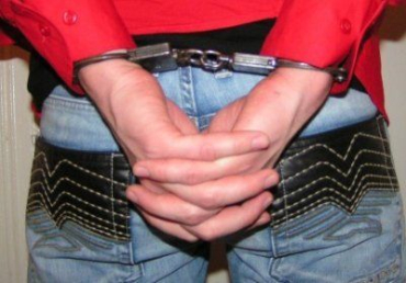 41-летнему жителю Виноградовского района одели наручники за левый металлолом