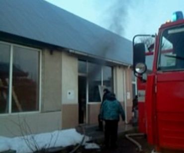 Бойцы МЧС спасли в Закарпатье кафе от полного уничтожения