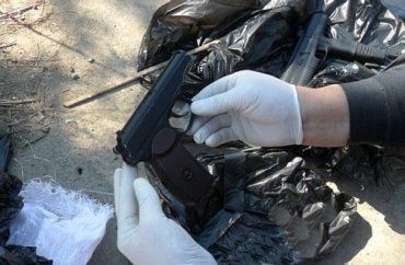 Милиционеры выясняют, откуда в Ужгороде взялось оружие