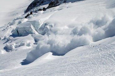Сход снежных лавин в горах Закарпатья ожидают до 15 апреля