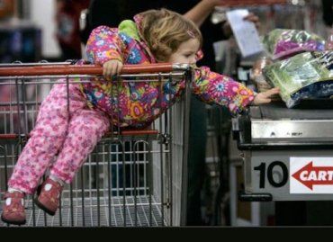 На Закарпатье товары в супермаркетах воруют даже дети
