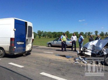 Около Зняцево Мукачевского района столкнулись ВАЗ и микроавтобус