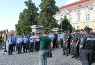 Милиционерам устроили экскурсии на всей территории Закарпатья