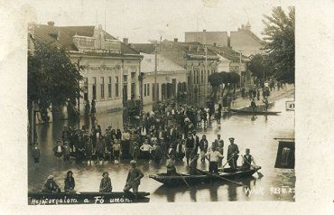 100 лет назад на Закарпатье плавали на лодках по улицам
