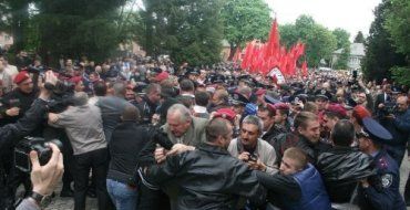 В Тернополе было противостояние националистов и коммунистов