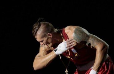 Украинский боксер Александр Усик стал лучшим боксером мира
