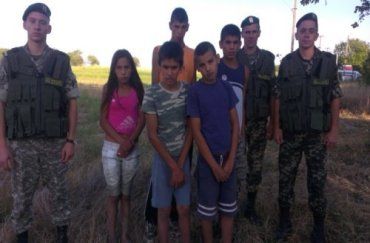 Дети заблудились около границы и случайно попали в Украину