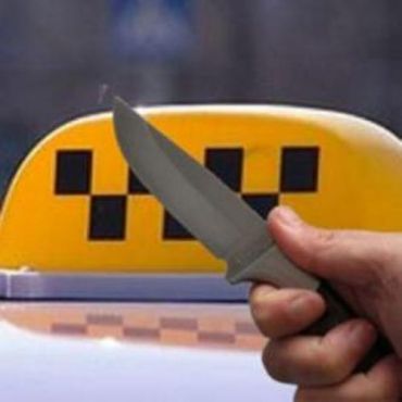 В Мукачево пассажир-маньяк изрядно порезал таксиста