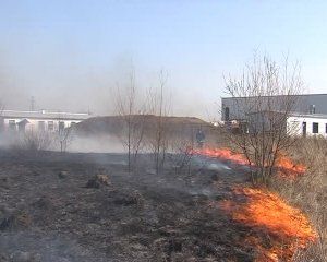 На Закарпатье из-за сжигания травы уже горели два газопровода