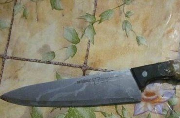 На Закарпатье во время ссоры женщина ударила мужа ножом