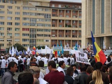 На митинге в Румынии звучали требования остановить гражданскую войну в Украине