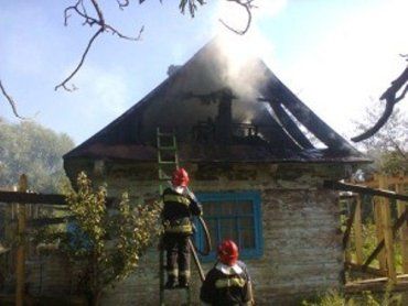 Вселе Верхний Быстрый Межгорского района тушили пожар дома