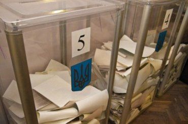 Официально же результаты выборов Закарпатская ОИК объявит сегодня