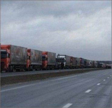 Россия намерена проводить таможенный досмотр с полной выгрузкой товара с фуры