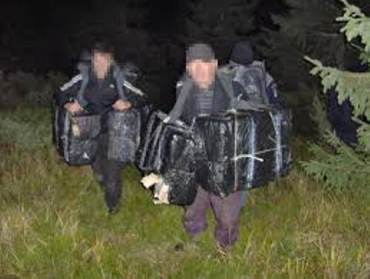 На границе Закарпатья с поличным задержали контрабандистов
