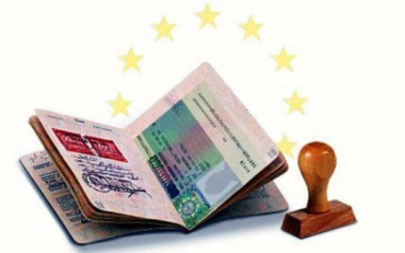 Больше всего новых паспортов украинцам выдала Чехия и Польша