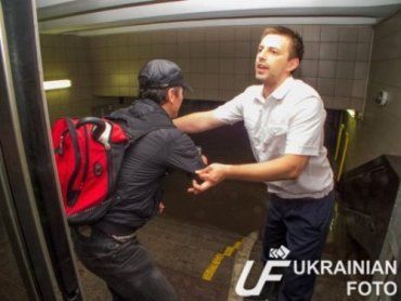 В Киеве за считанные минуты залило все улицы и станции метро