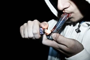 В Закарпатье наркоманы собираются покурить в травку в детсаде