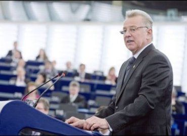 Президент Венгрии Пал Шмитт объявил о своей отставке