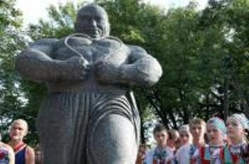В Ужгороде появится памятник, посвященный самому сильному человеку планеты