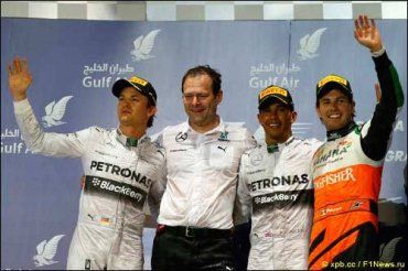 Гонщики Mercedes доминировали в Бахрейне и выиграли гонку