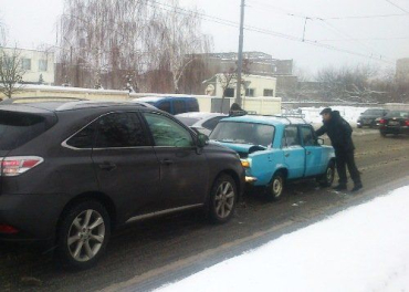 Три человека пострадали в ДТП на трассе Киев-Чоп