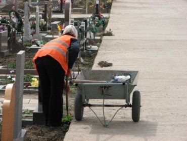 Ужгородские кладбища обойдутся бюджету в 499 000 гривен