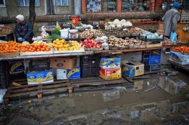 Торговля на рынках Ужгорода пока на грани выживания