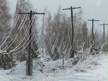 Из-за непогоды в Украине без света остались шесть областей