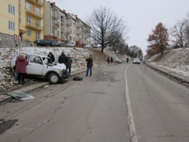 В Ужгороде Opel столкнулся с "Нивой", погиб один человек