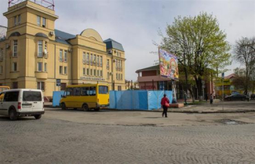 В Ужгороде столько машин, что негде припарковаться даже на 1 минуту