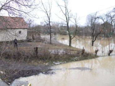Более 100 домов остаются подтопленными в Закарпатье
