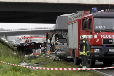 В Польше туристический автобус попал в крупную аварию