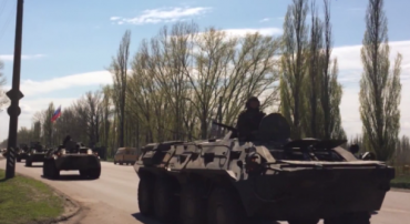 Российская армия подгоняет к границам с Украиной БТРы