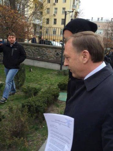 Активисты едва не люстрировали главу ВСЮ Лавриновича
