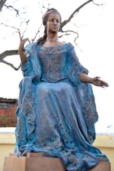 Изящный памятник Марии Терезии открылся в Ужгороде