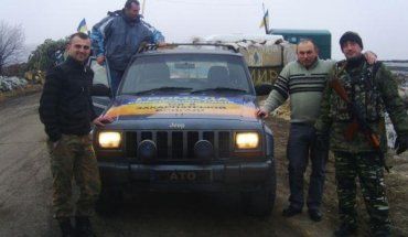 Волонтери Тячівщини передали комбату автомобіль джип «Рендж Ровер»