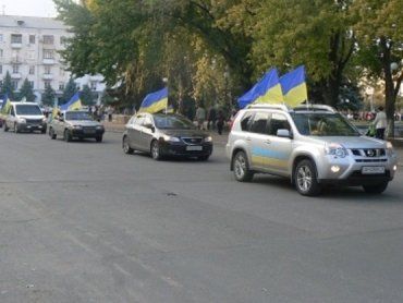 Автомобили колонной двинулись из Ужгорода в Мукачево