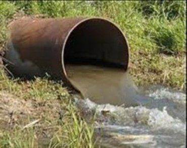 В Хусте канализационное хозяйство сливало сточные воды в реку