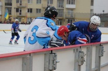 В Ужгороде проходит открытый турнир Закарпатья по хоккею