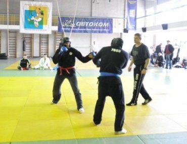Закарпатские милиционеры устроили турнир по рукопашному бою