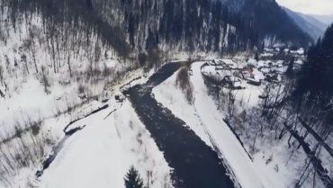 Видео Тячевского села Усть-Черная в Закарпатье , снятое с беспилотника