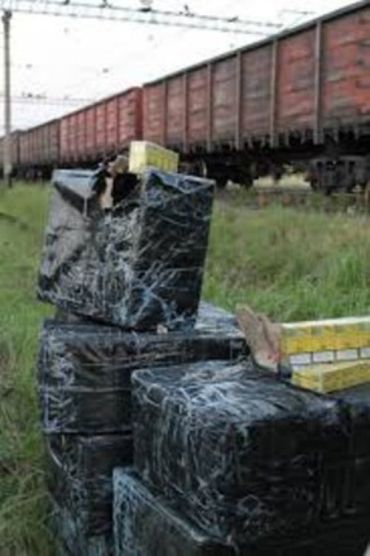 На границе с Россией пассажиров из Украины снимают с поезда
