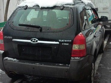 Пассажиры избили мукачевского таксиста и скрылись на его джипе