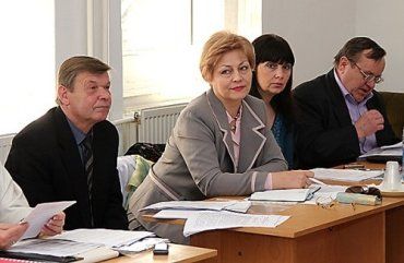 В Ужгороді на засіданні президії правління обласної організації Червоного Хреста
