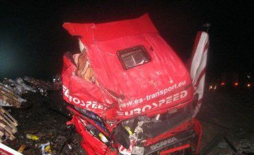В Венгрии болгарин на камионе Scania устроил шокирующее ДТП