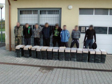 Венгерская полиция задержала восьмерку контрабандистов из Закарпатья