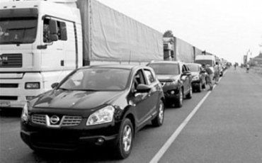 На украинско-словацкой границе бойкот и очереди автомобилей