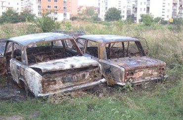Причину возгорания автомобилей в Ужгороде устанавливают спецы