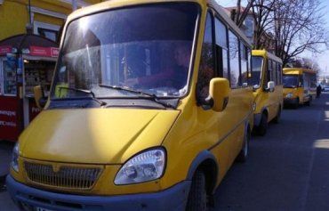 Цену проезда в маршрутках Ужгорода предлагают поднять до 4 гривен